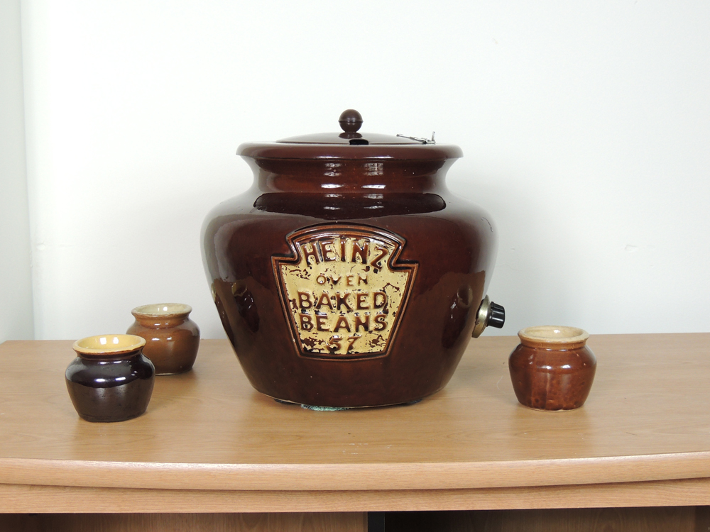 Electric Bean Pot with Baked Bean Crocks
