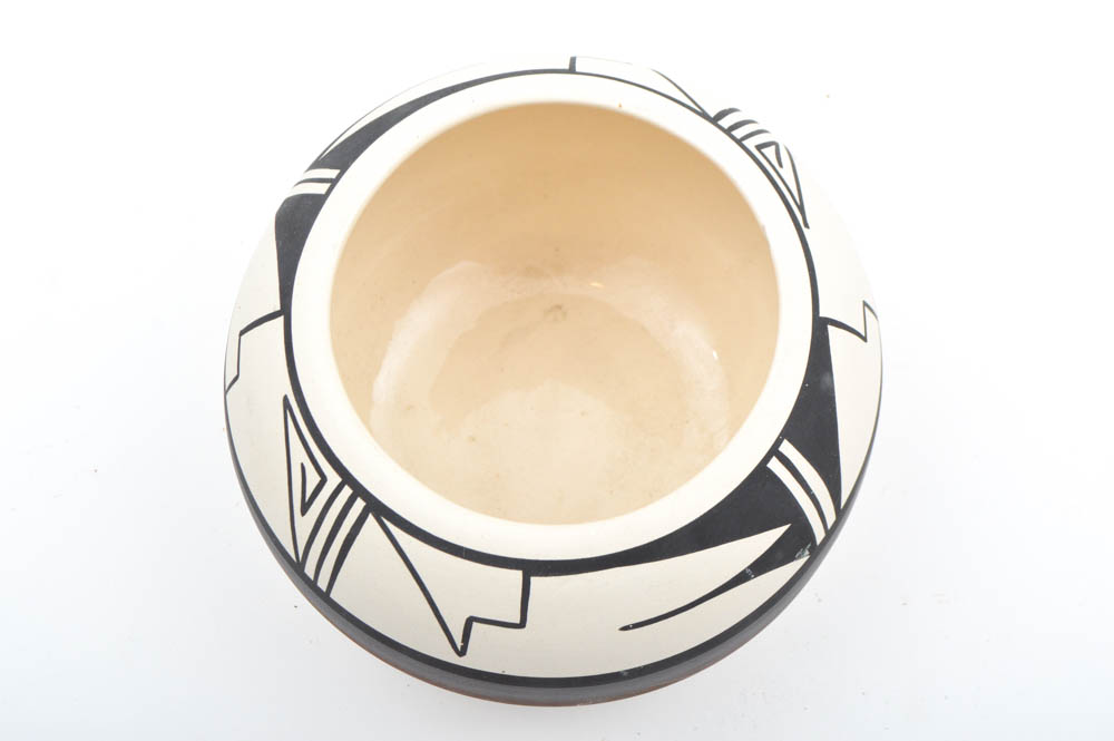 Signed Ute Mountain Tribe Pottery Bowl