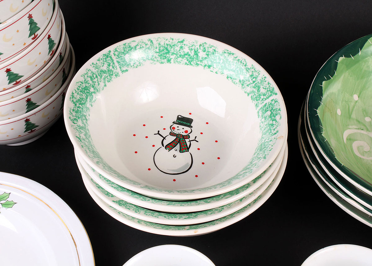 Christmas Themed Dinnerware