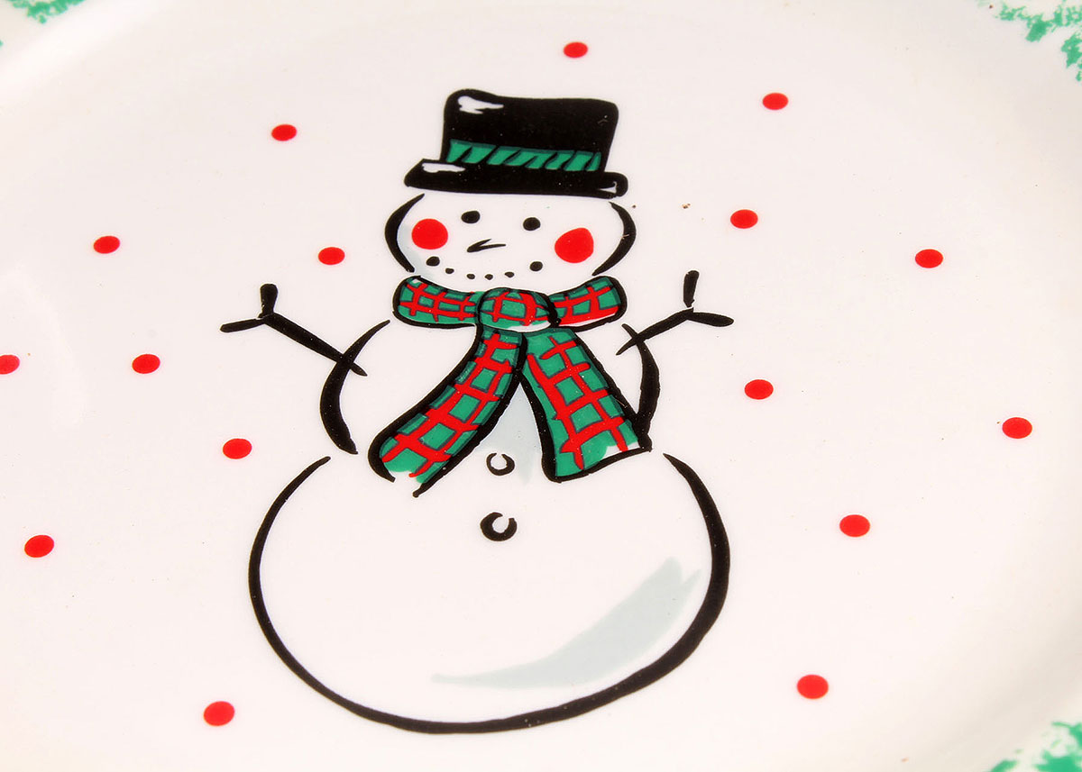 Christmas Themed Dinnerware