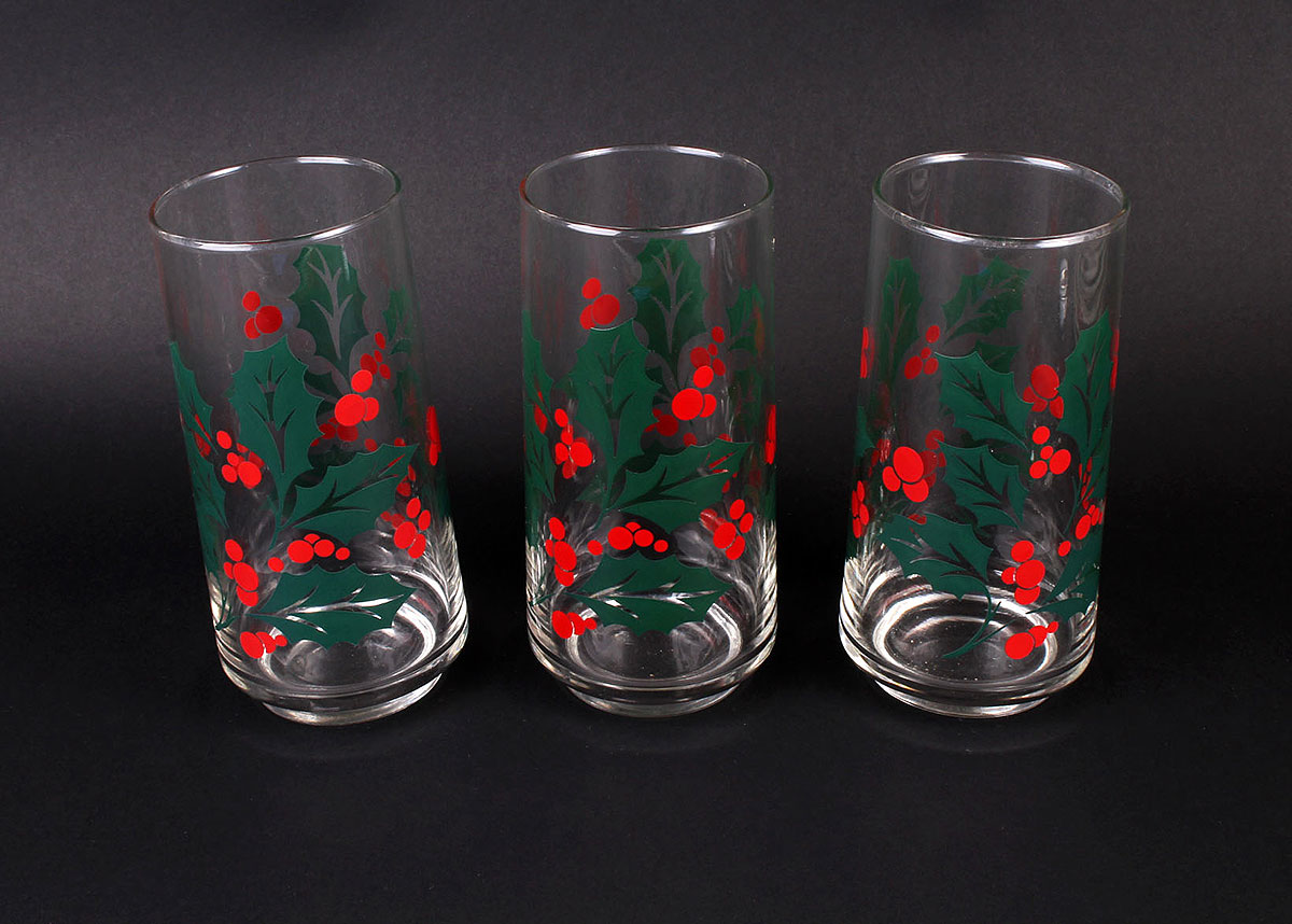 Christmas Themed Dinnerware