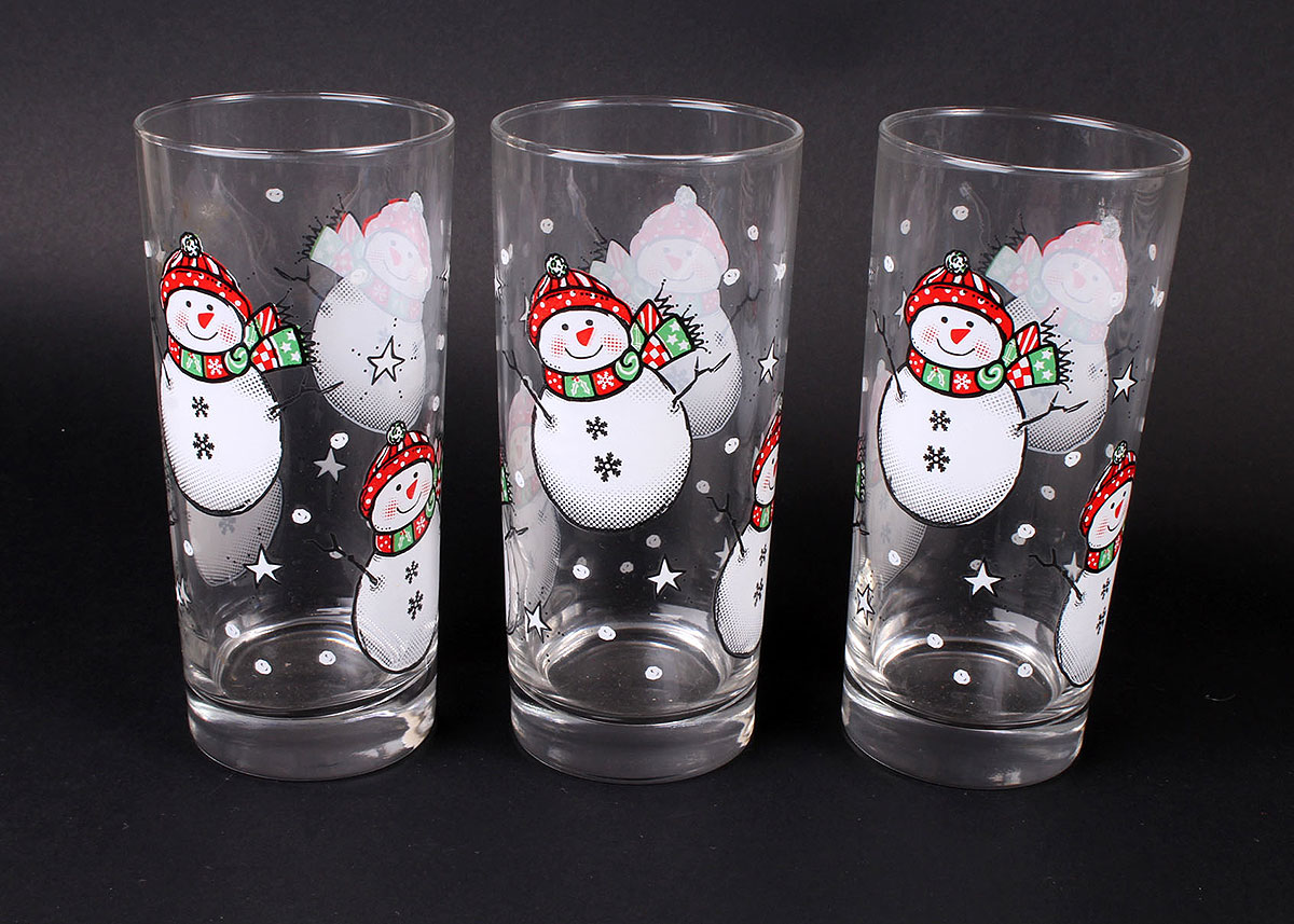 Christmas Themed Dinnerware