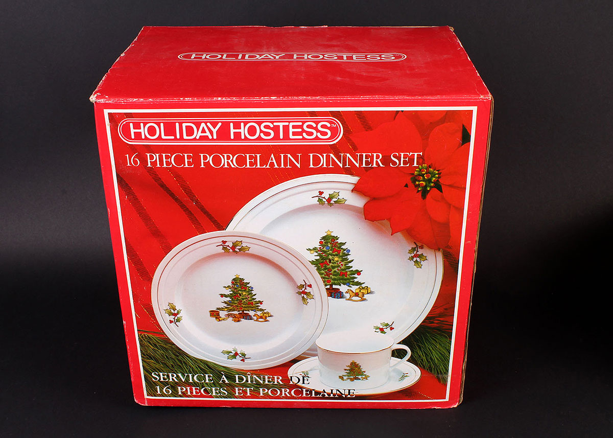 Christmas Themed Dinnerware