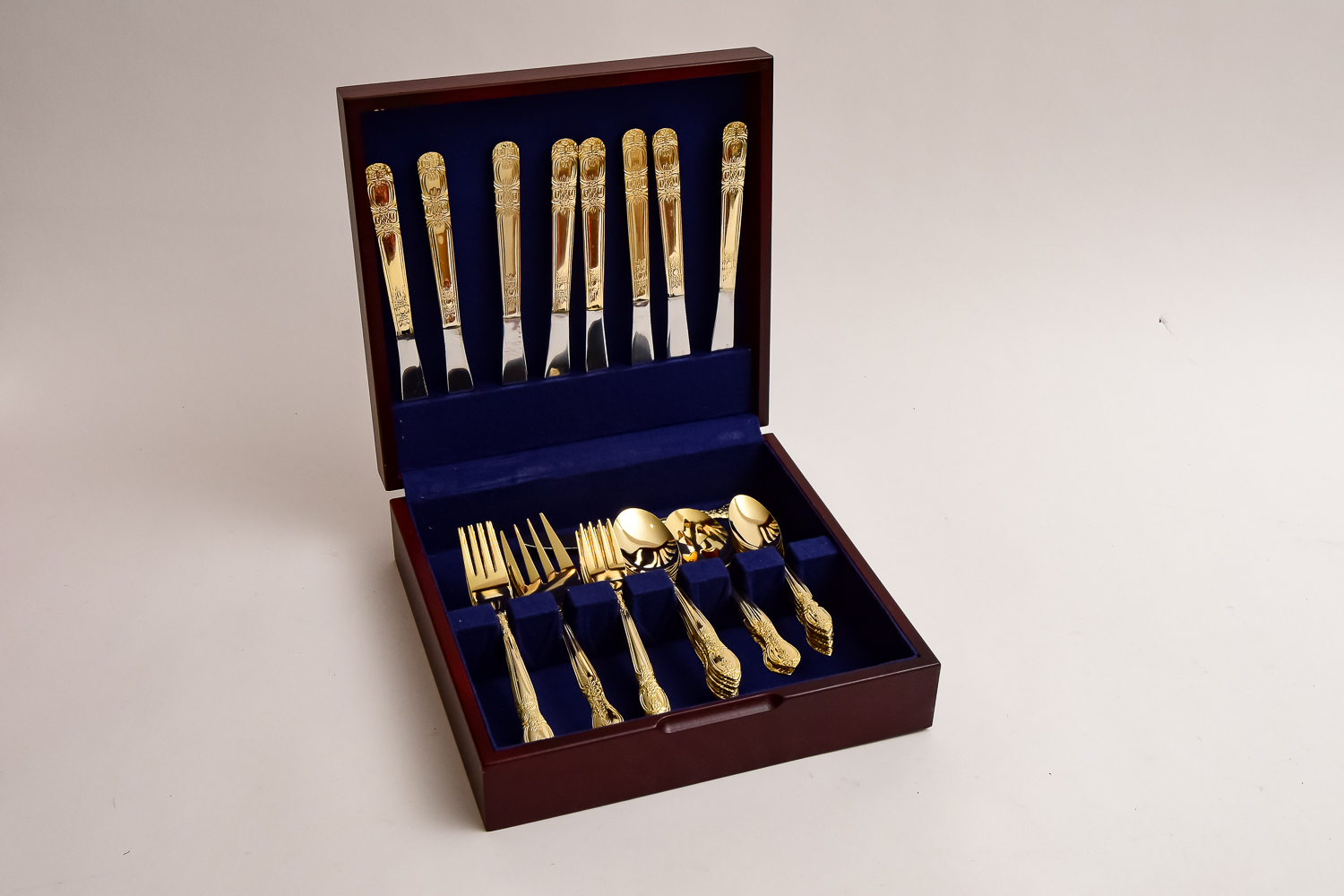 William rogers & Son Service for Eight Flatware Set