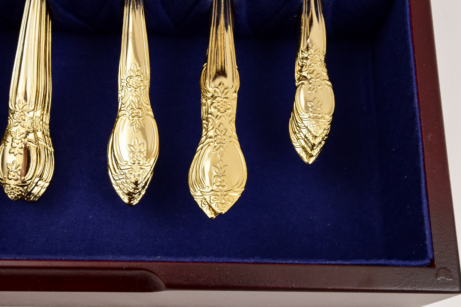 William rogers & Son Service for Eight Flatware Set