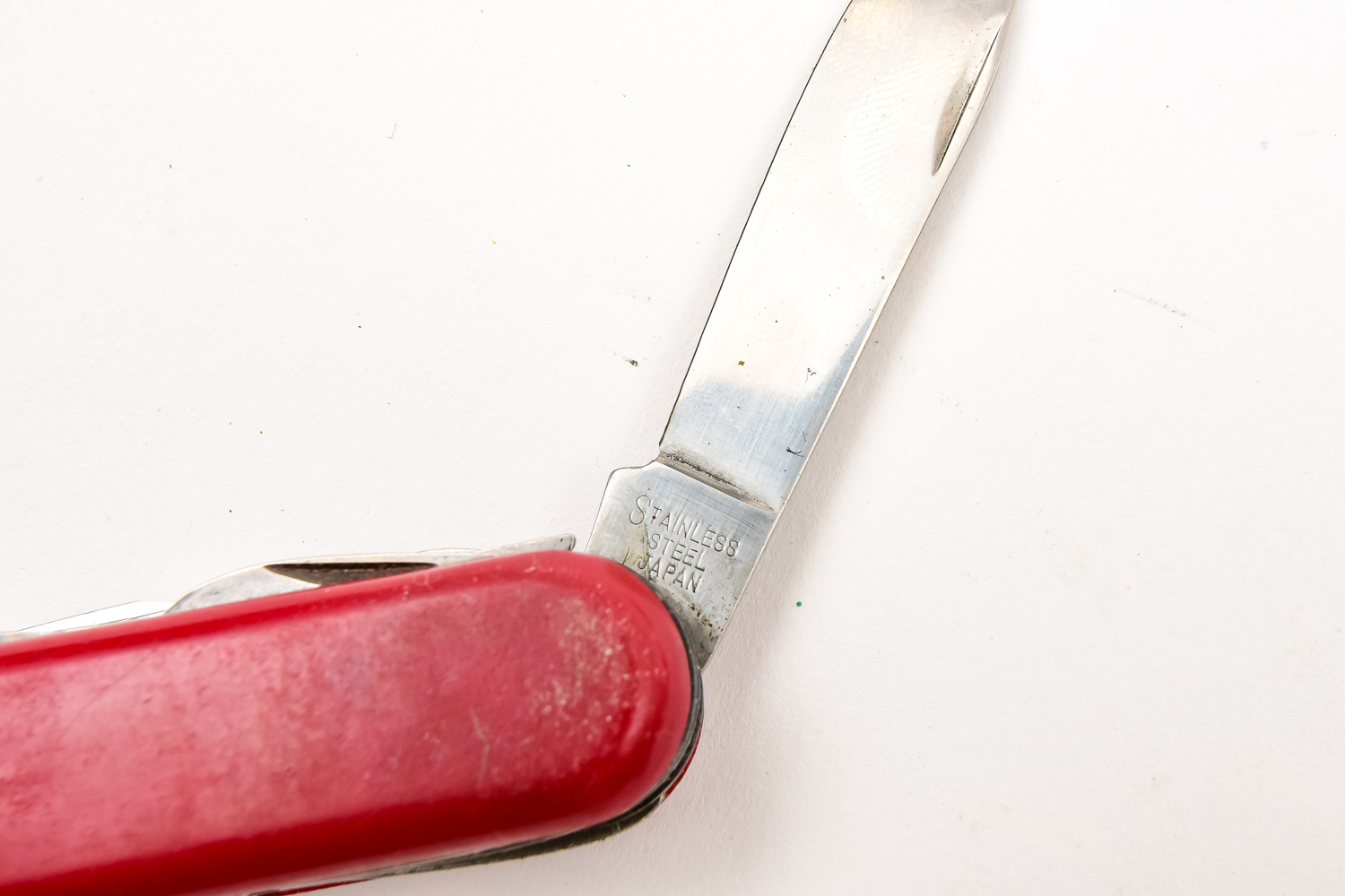 Assortment of Pocket Knifes