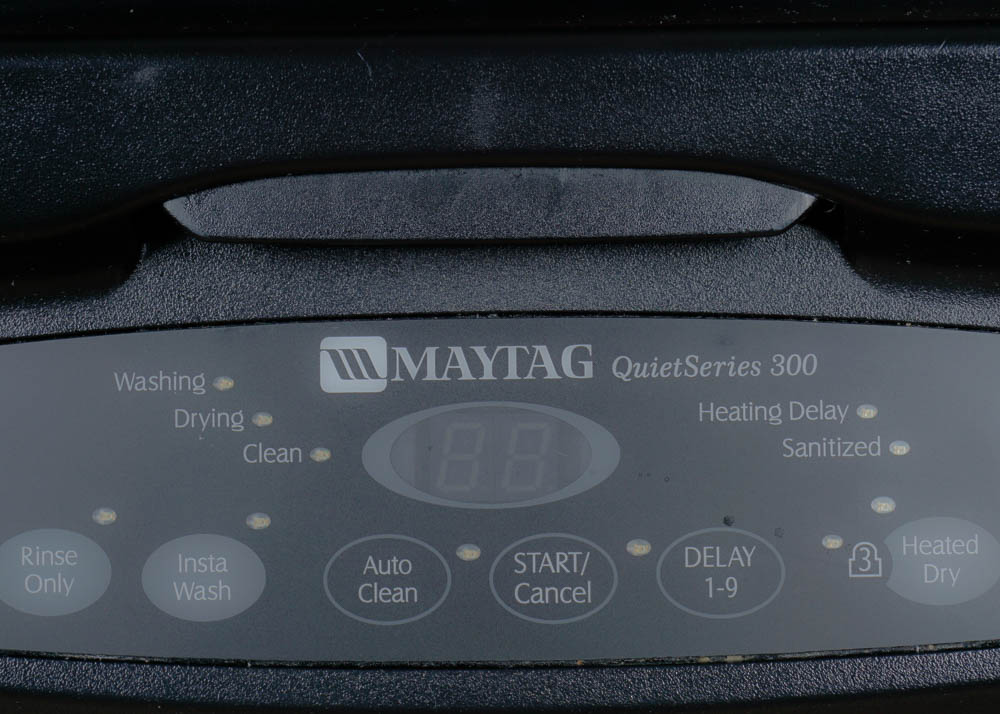 Maytag Quiet Series 300 Dishwasher in Black Gloss Finish