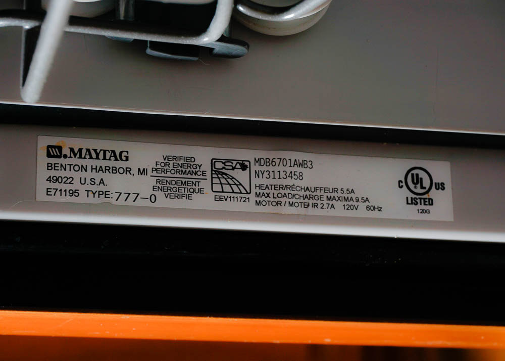 Maytag Quiet Series 300 Dishwasher in Black Gloss Finish