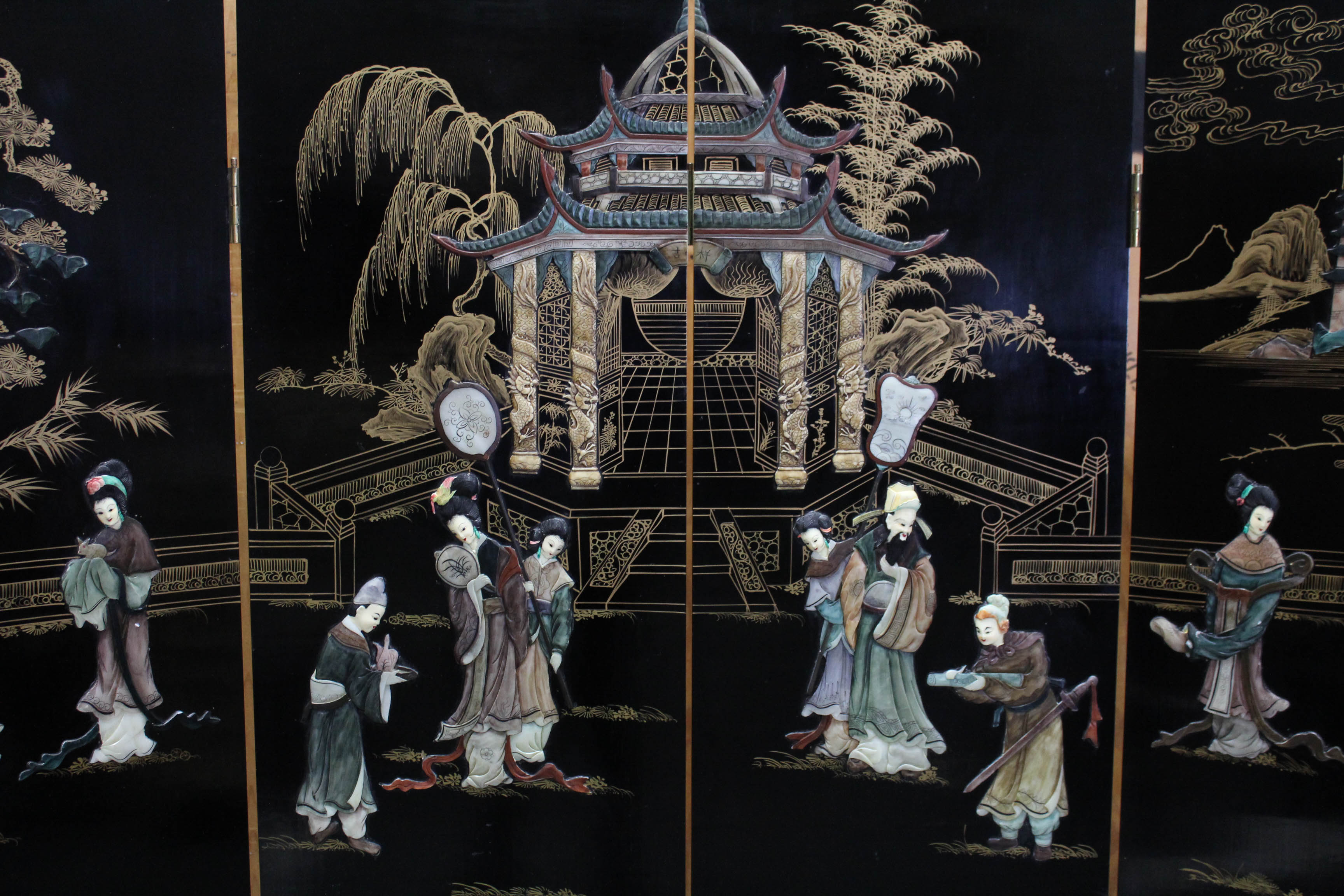 Chinoiserie Wooden Screen