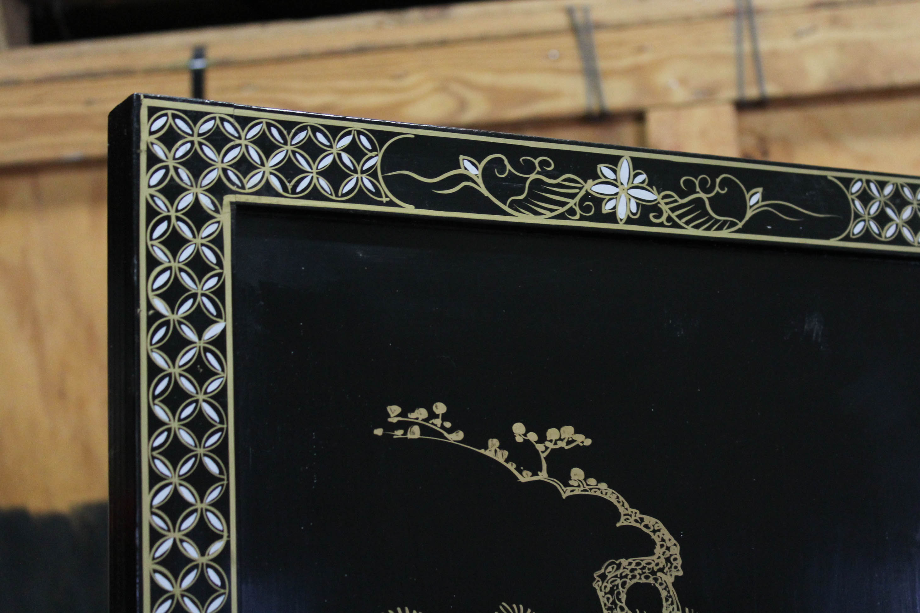 Chinoiserie Wooden Screen