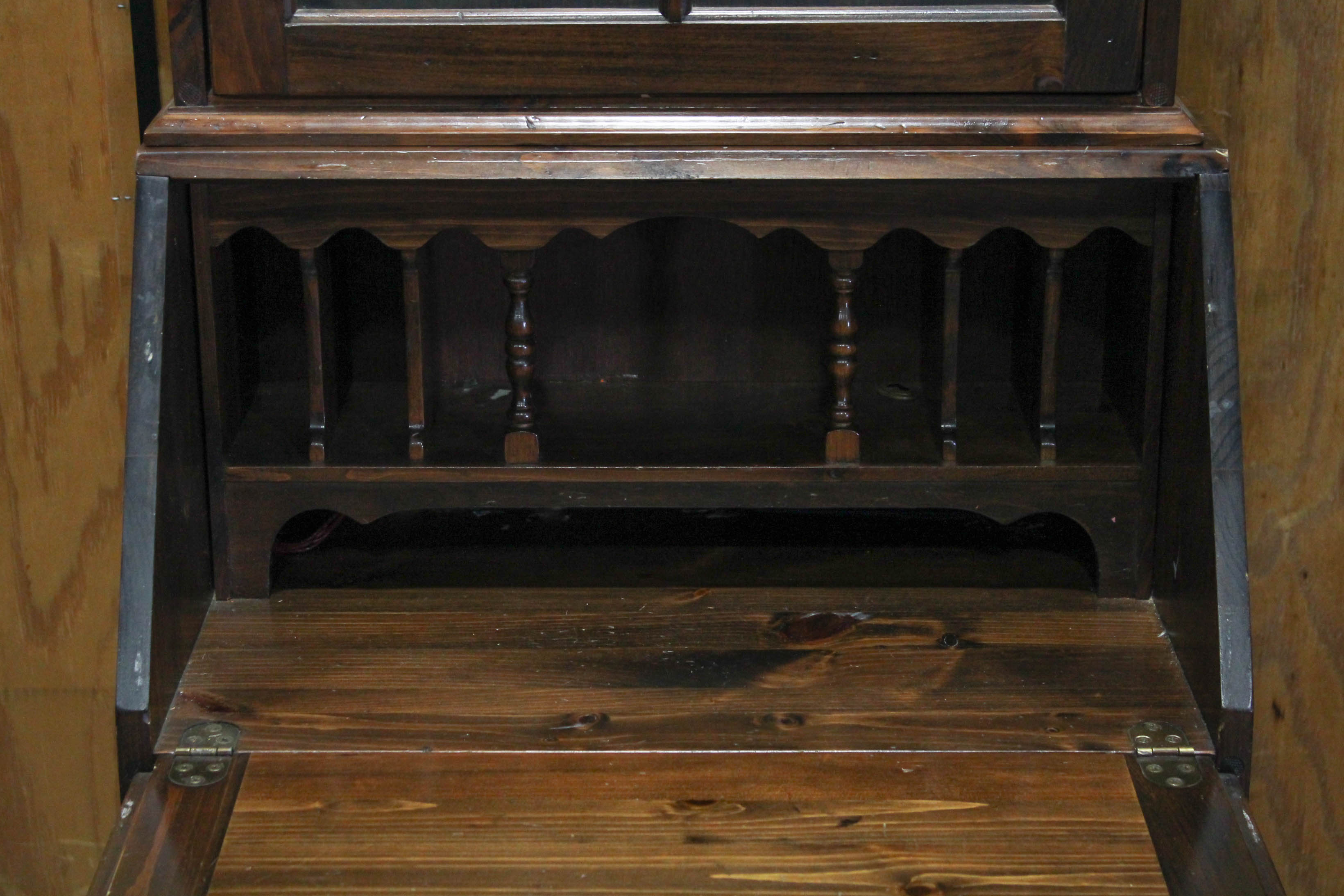 Ethan Allen Federal Style Antiqued Pine Secretary with Hutch