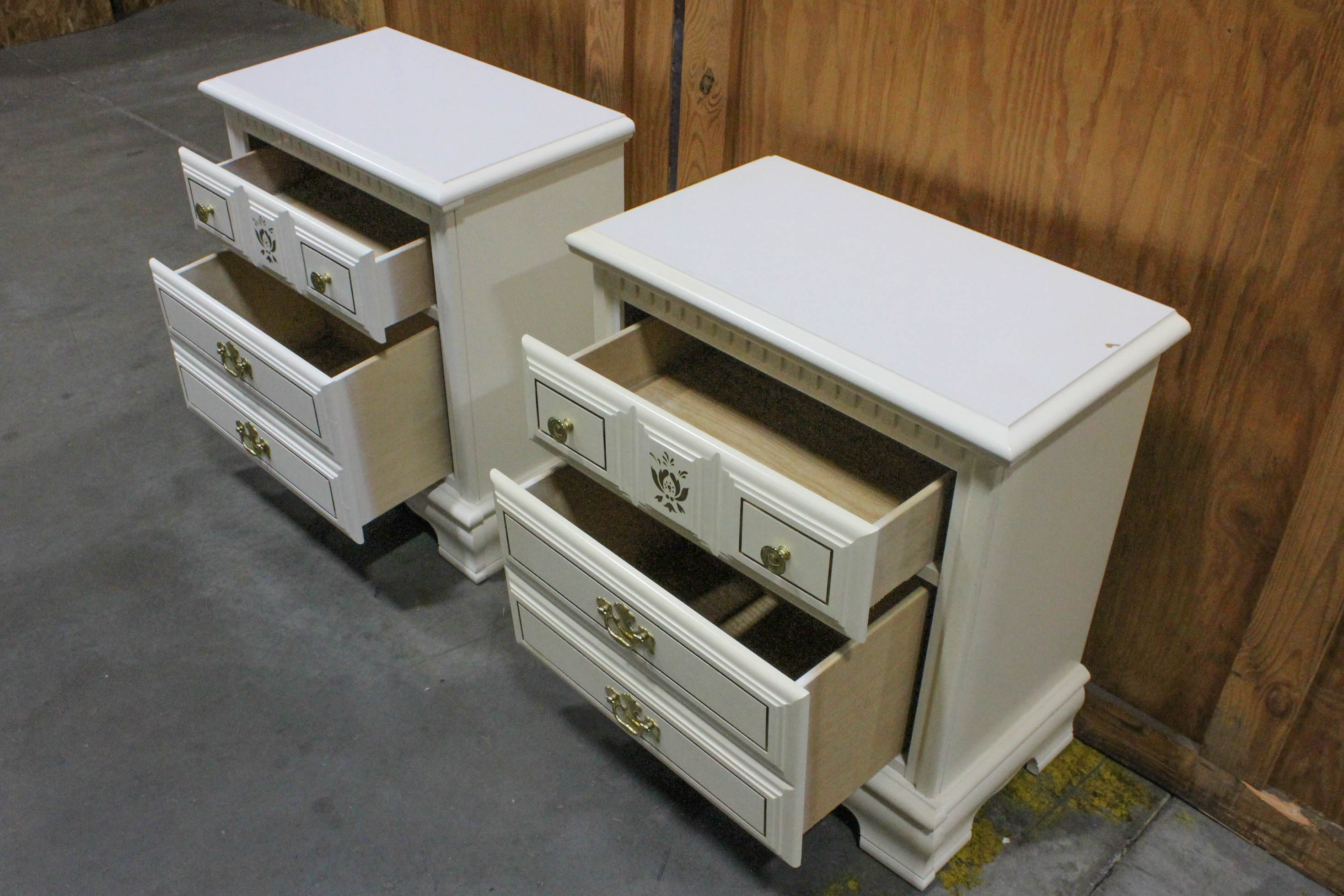 Traditional Style White End Tables