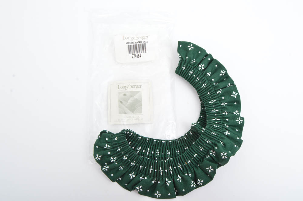 Longaberger Picnic Basket with Fabric Garter