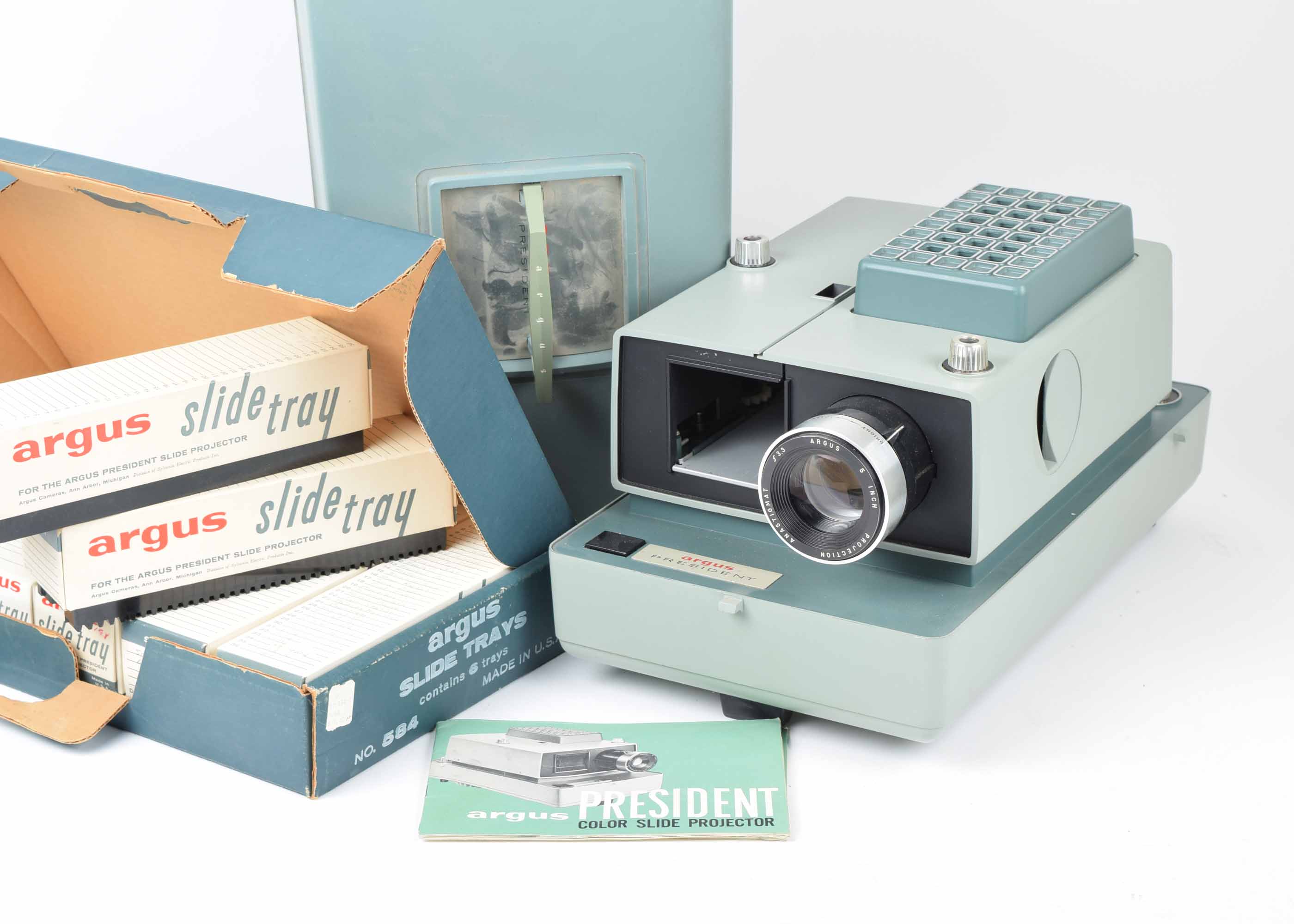 Vintage Argus Color Slide Projector Model 526