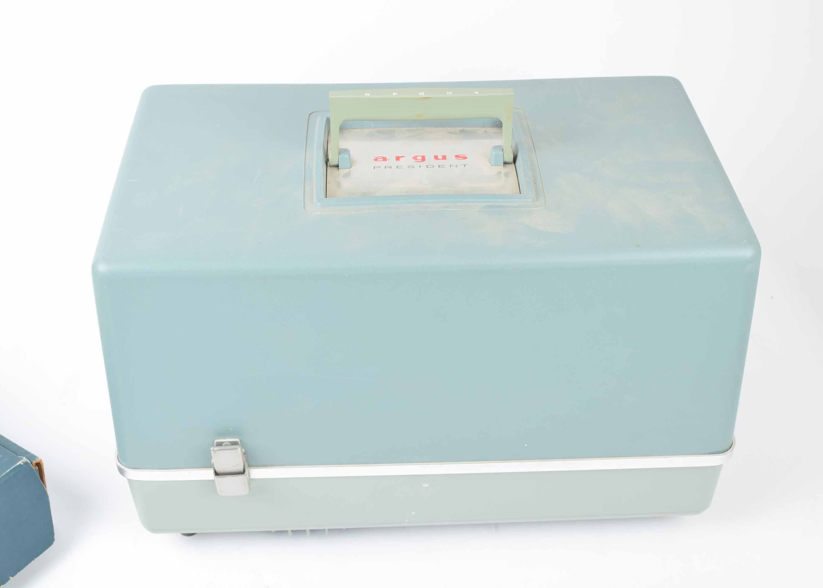 Vintage Argus Color Slide Projector Model 526