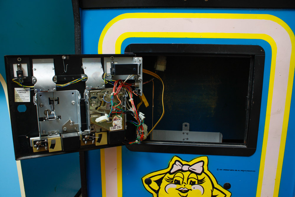 Vintage "Ms. Pac-Man" Arcade Game