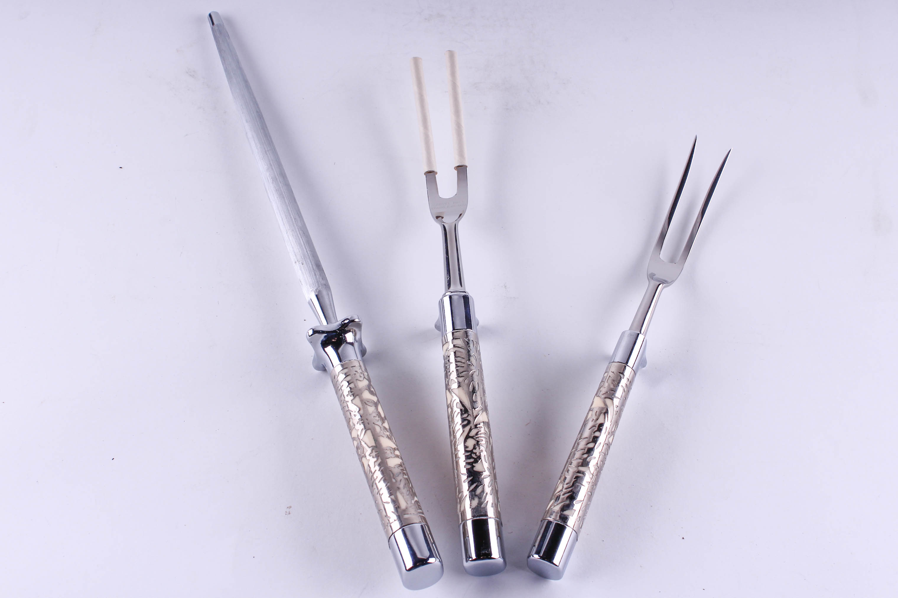 Carvel Hall Classic Carving and Steak Knife Set