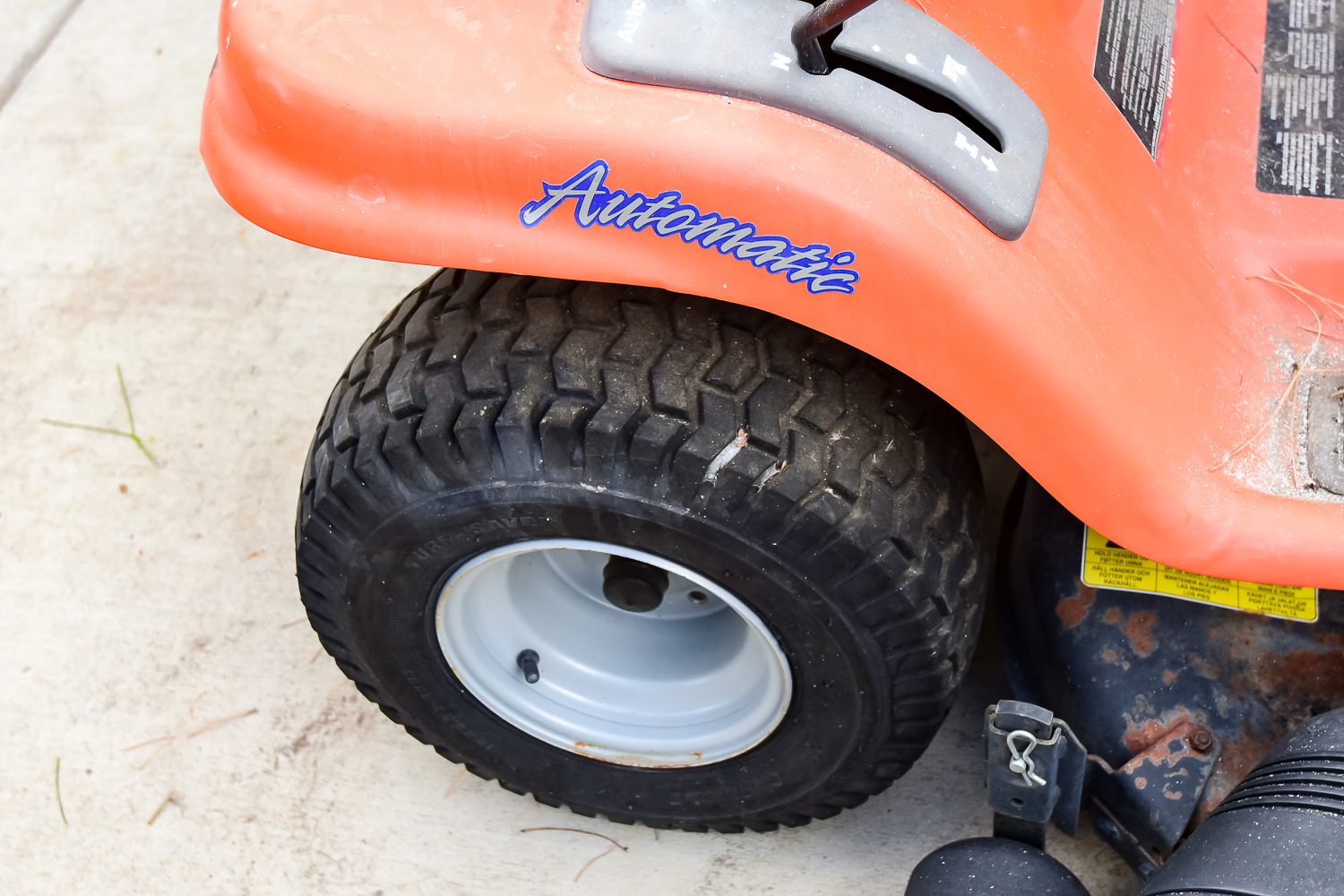 Husquarna LTH 130 Hydrostatic Automatic Riding Lawn Mower