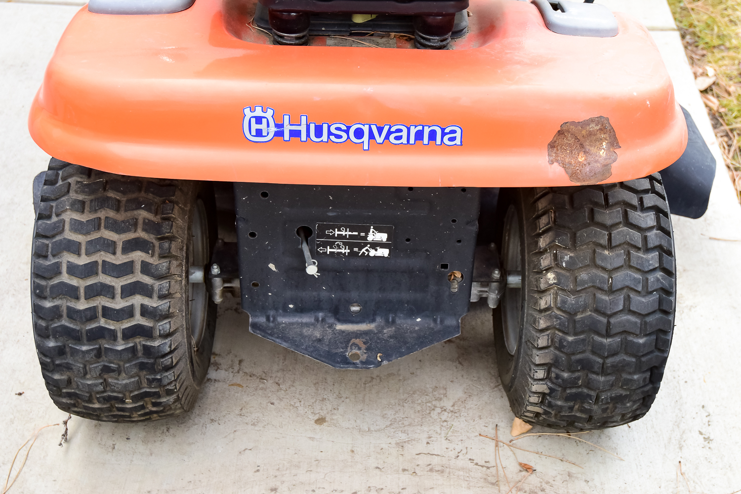 Husquarna LTH 130 Hydrostatic Automatic Riding Lawn Mower