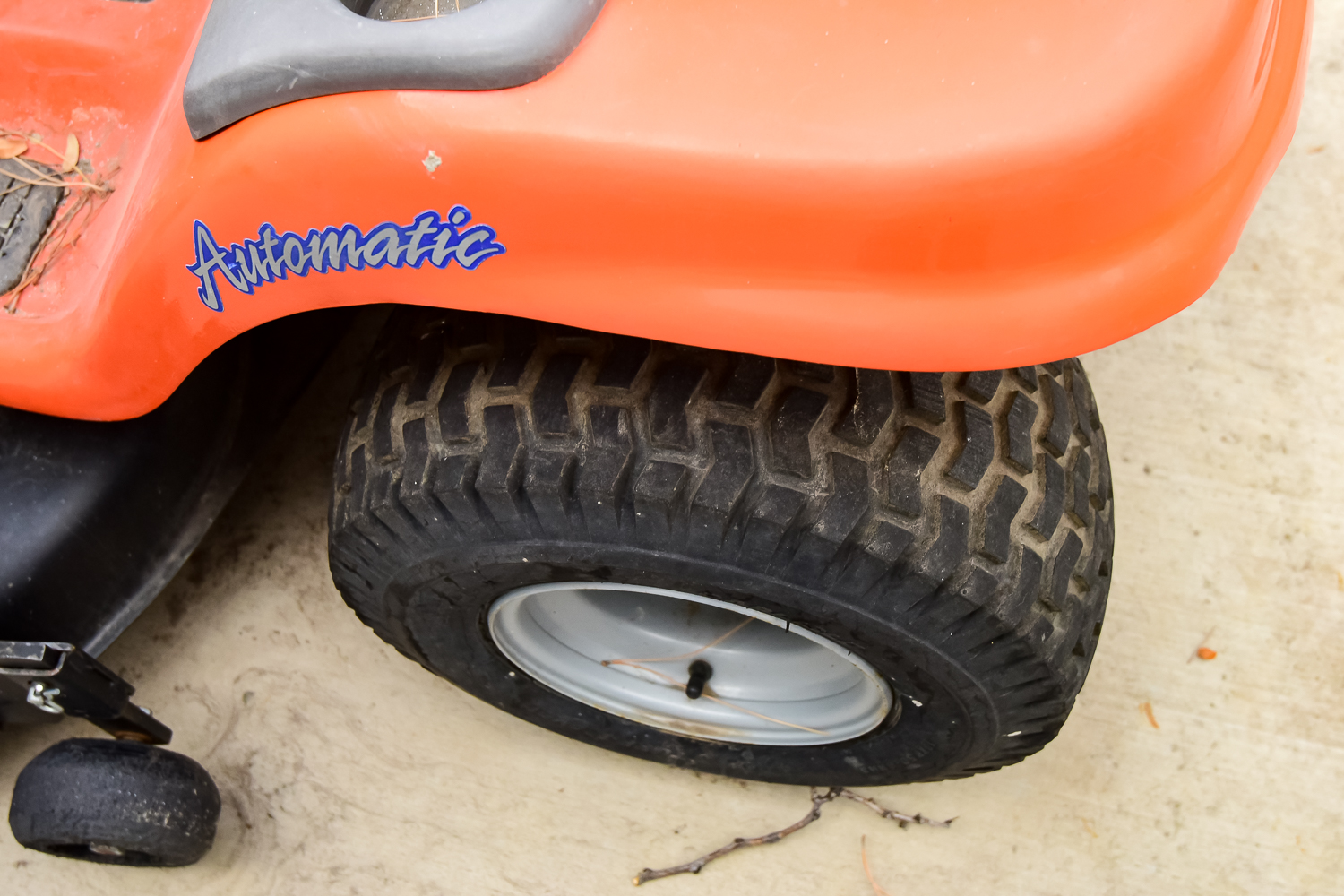 Husquarna LTH 130 Hydrostatic Automatic Riding Lawn Mower