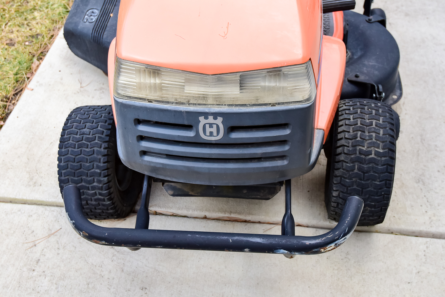 Husquarna LTH 130 Hydrostatic Automatic Riding Lawn Mower