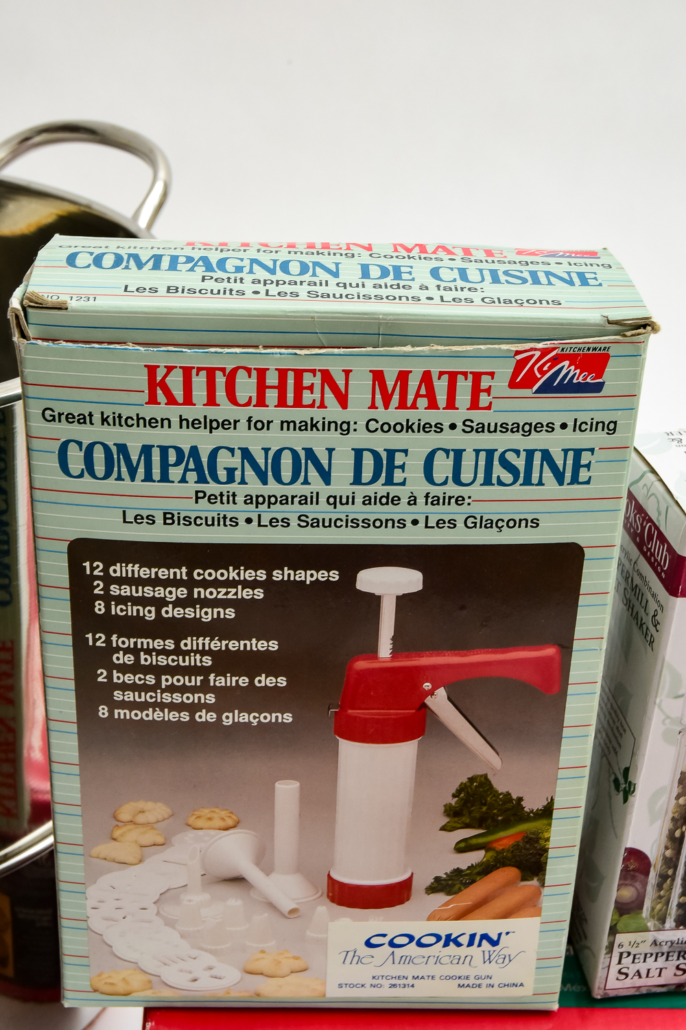 Assorted Kitchenalia