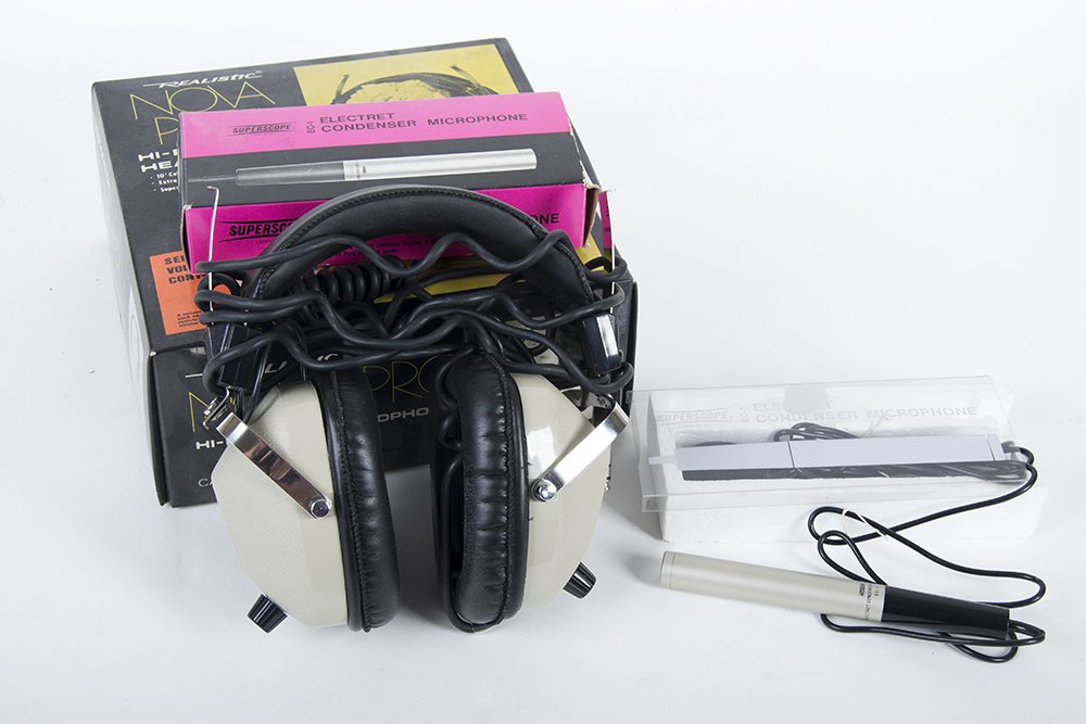 Vintage Realistic "Nova Pro" Headphones