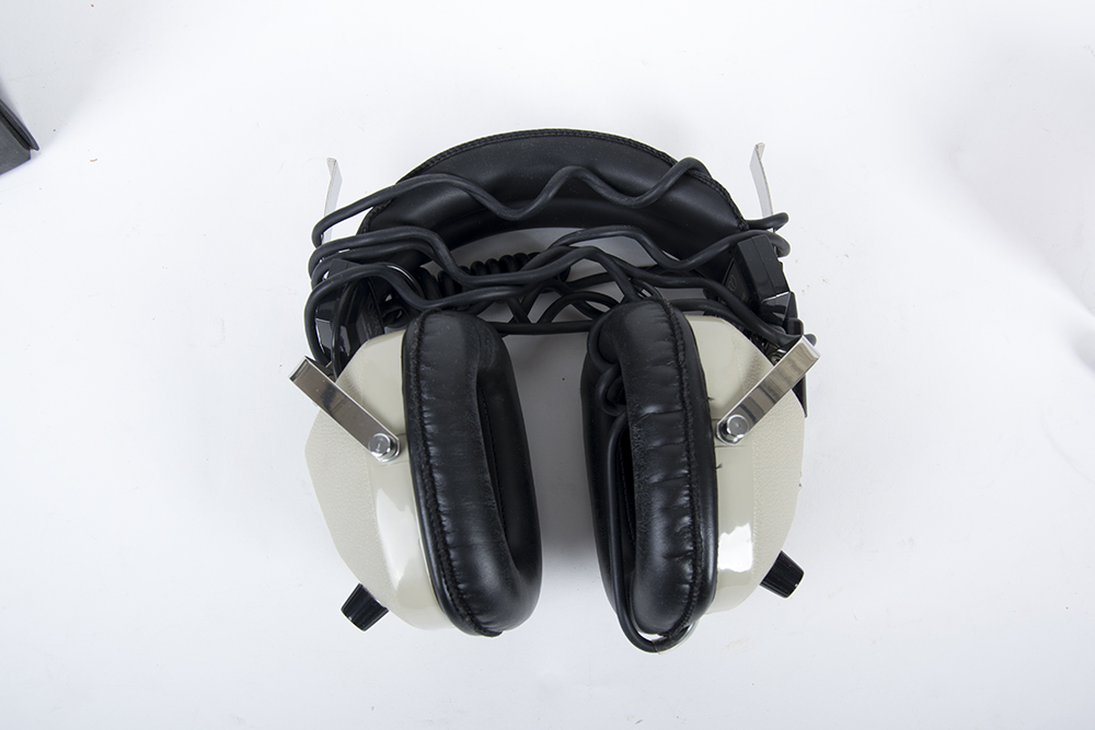 Vintage Realistic "Nova Pro" Headphones