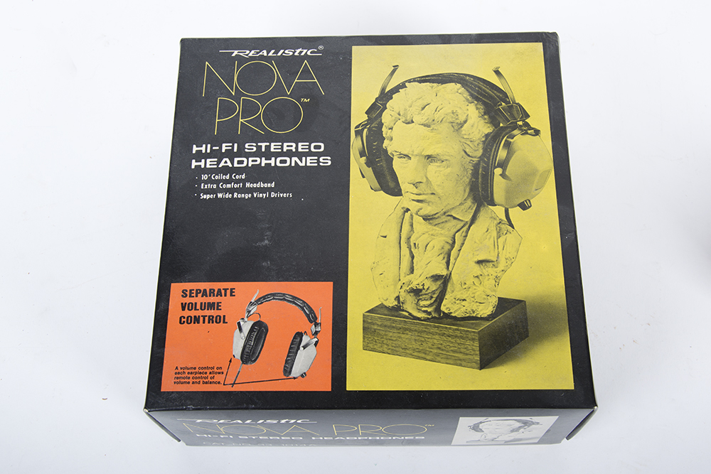 Vintage Realistic "Nova Pro" Headphones