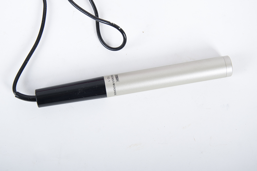 Vintage Realistic "Nova Pro" Headphones