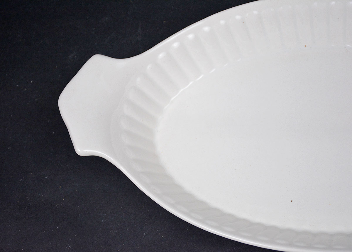 White Ceramic and Porcelain Cookware