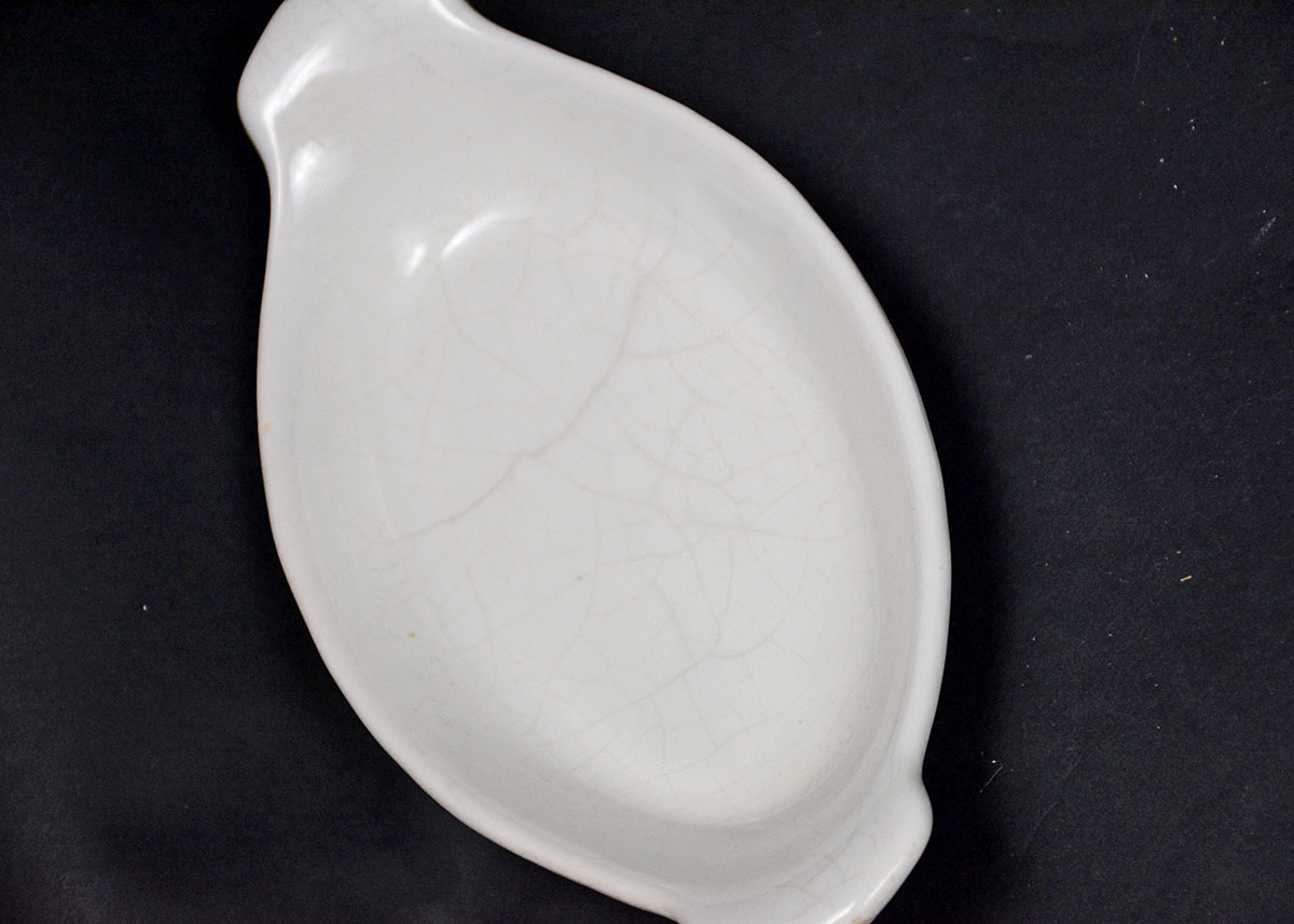 White Ceramic and Porcelain Cookware