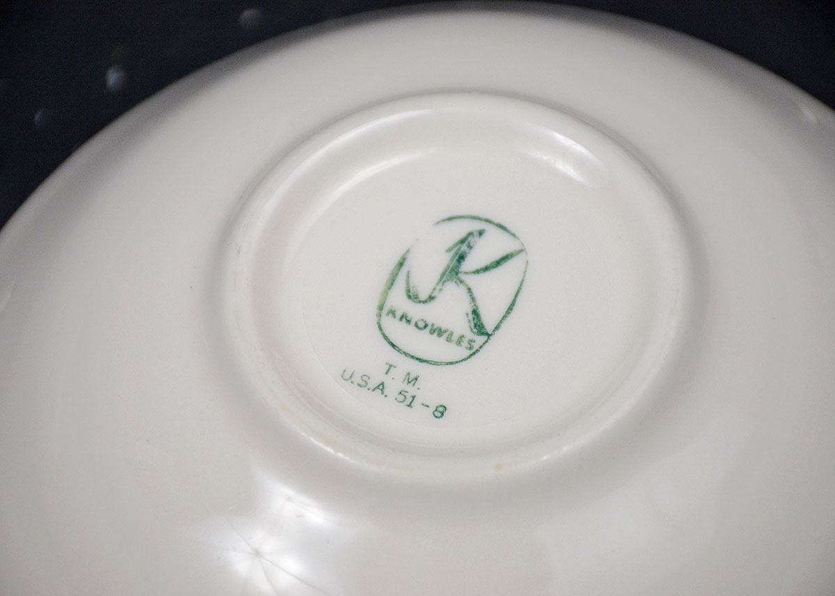 White Ceramic and Porcelain Cookware