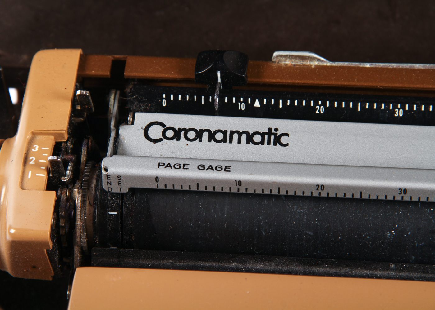 Coronet Super 12 Electric Typewriter