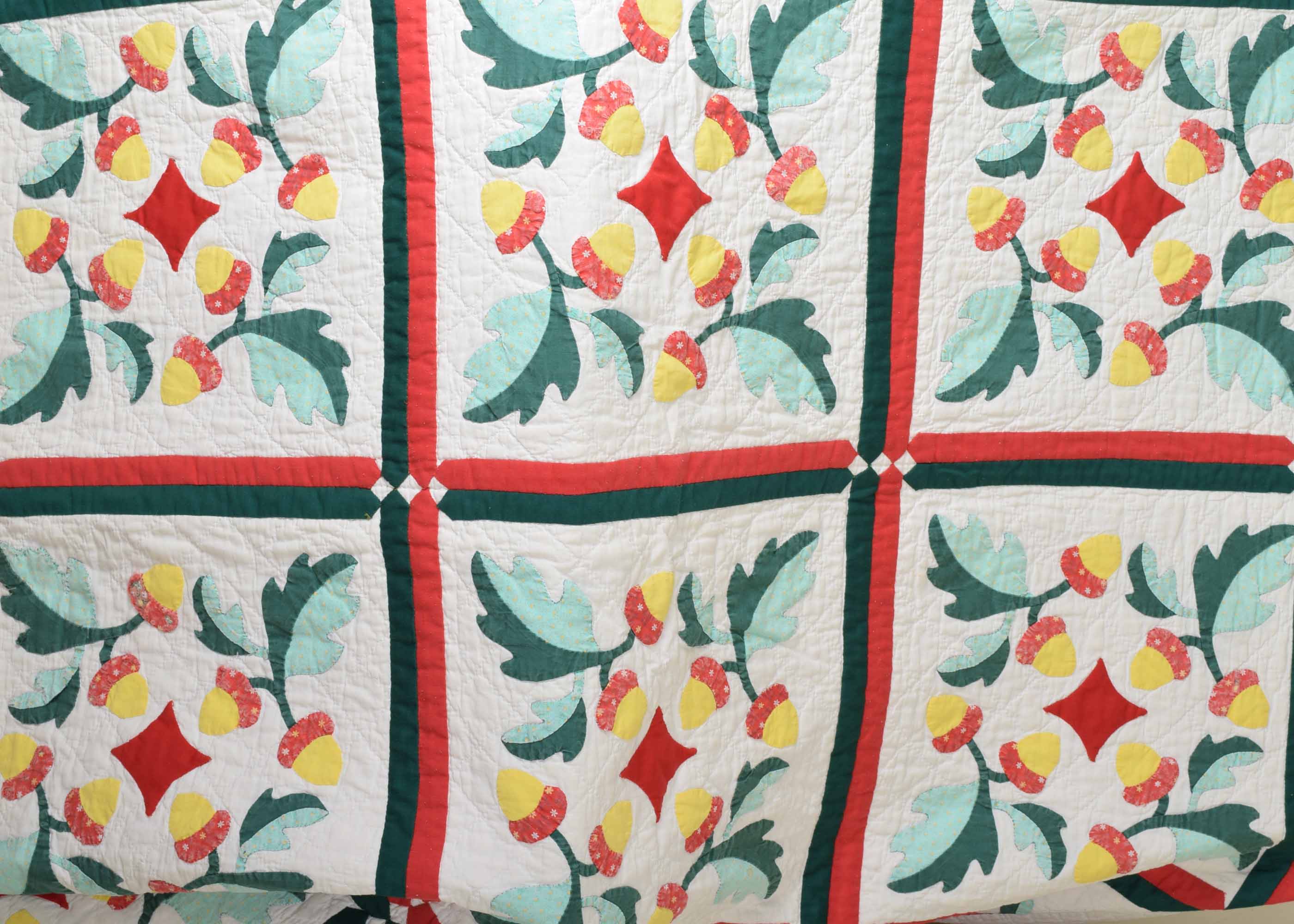 Acorn Design Quilt