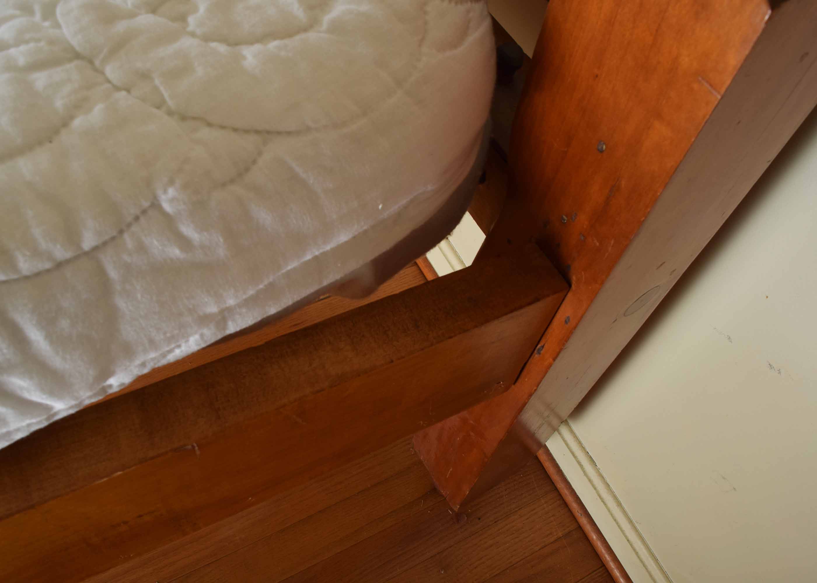 Cherry Cannonball Full Size Four Poster Bed