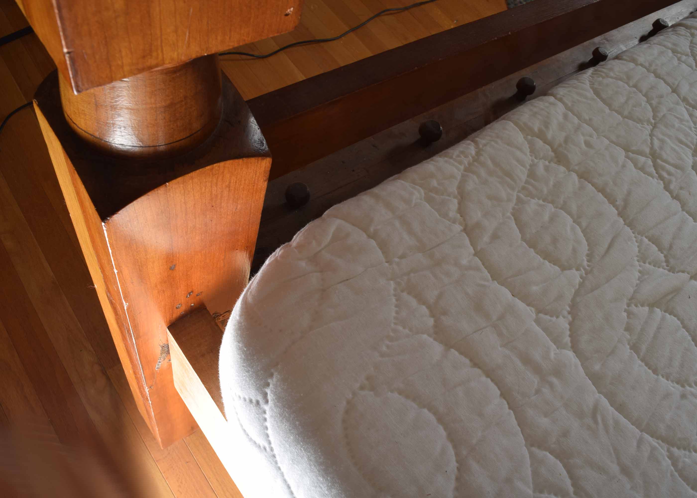 Cherry Cannonball Full Size Four Poster Bed