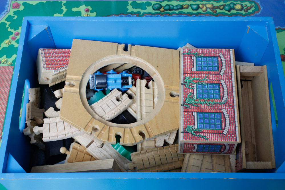 Learning Curve Thomas the Tank Engine Train Set and Train Table