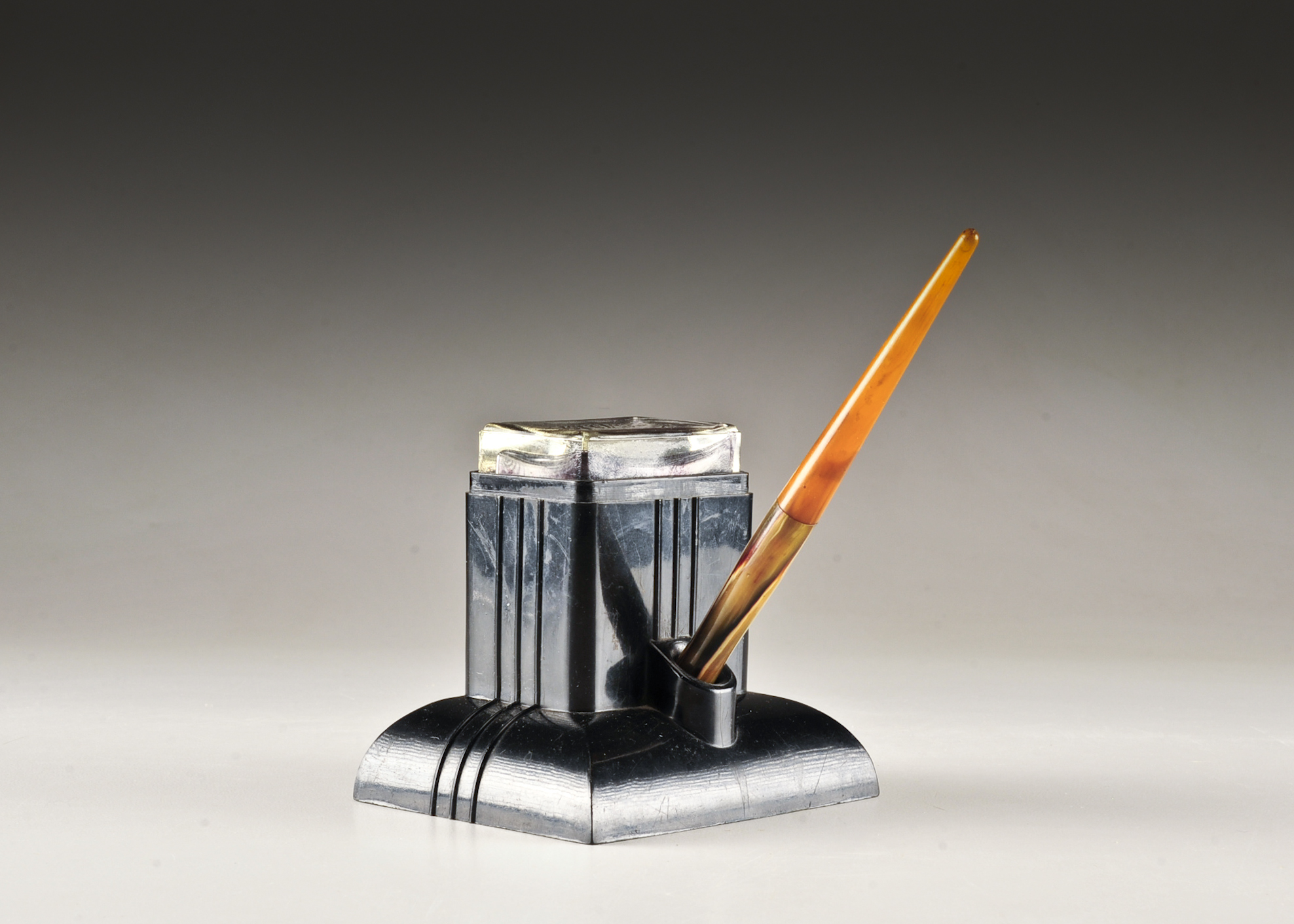 Vintage "Fount-O-Ink" Art Deco Bakelite Pen Set