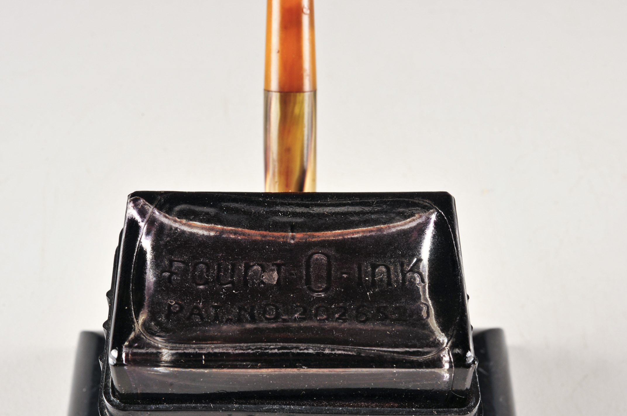 Vintage "Fount-O-Ink" Art Deco Bakelite Pen Set