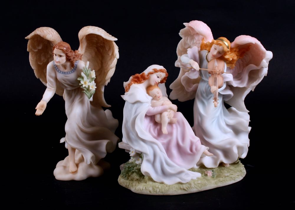 Seraphim Classics Birth of Jesus Angel Figurines