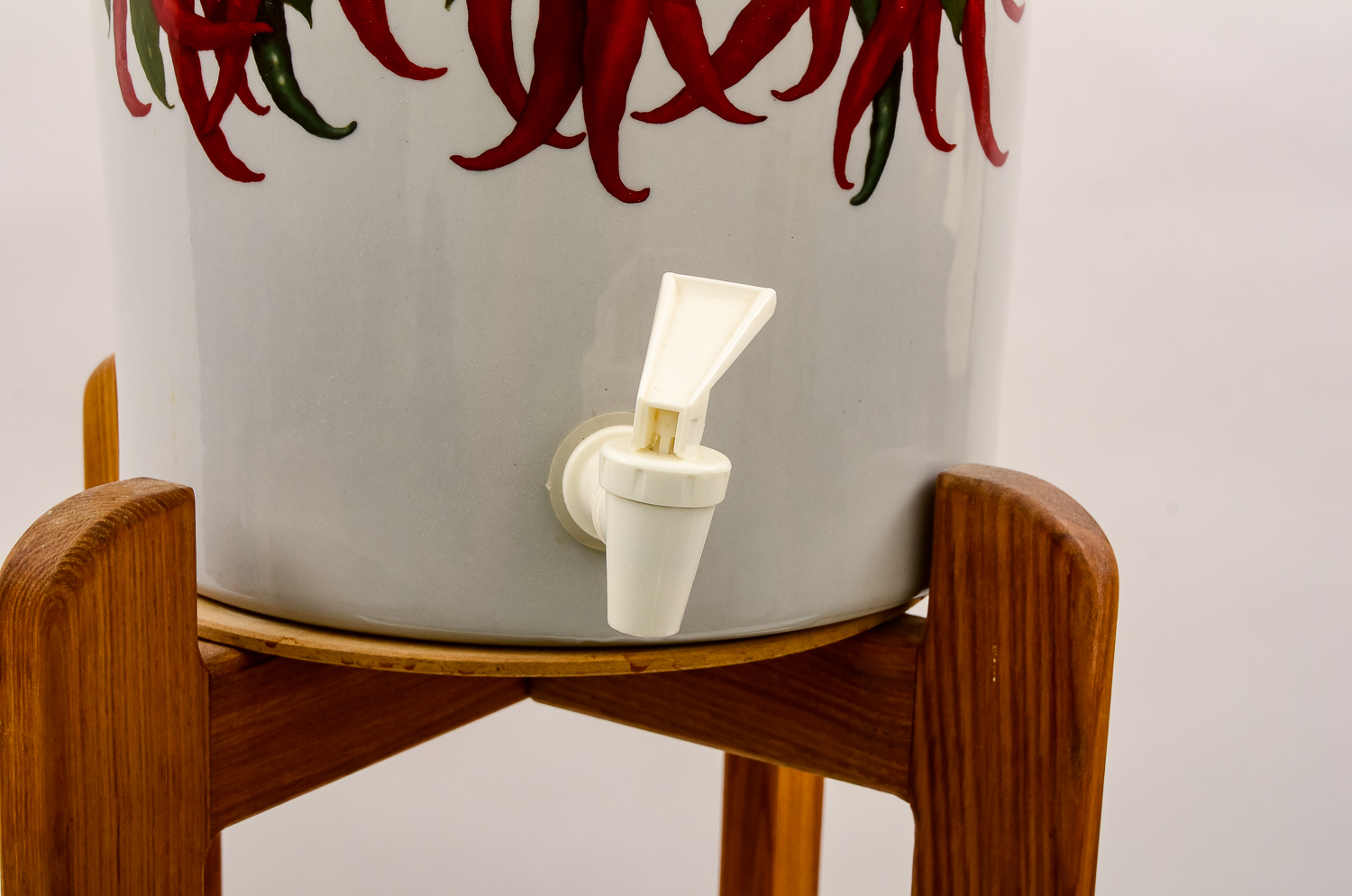 Ceramic Beverage Dispenser with Stand