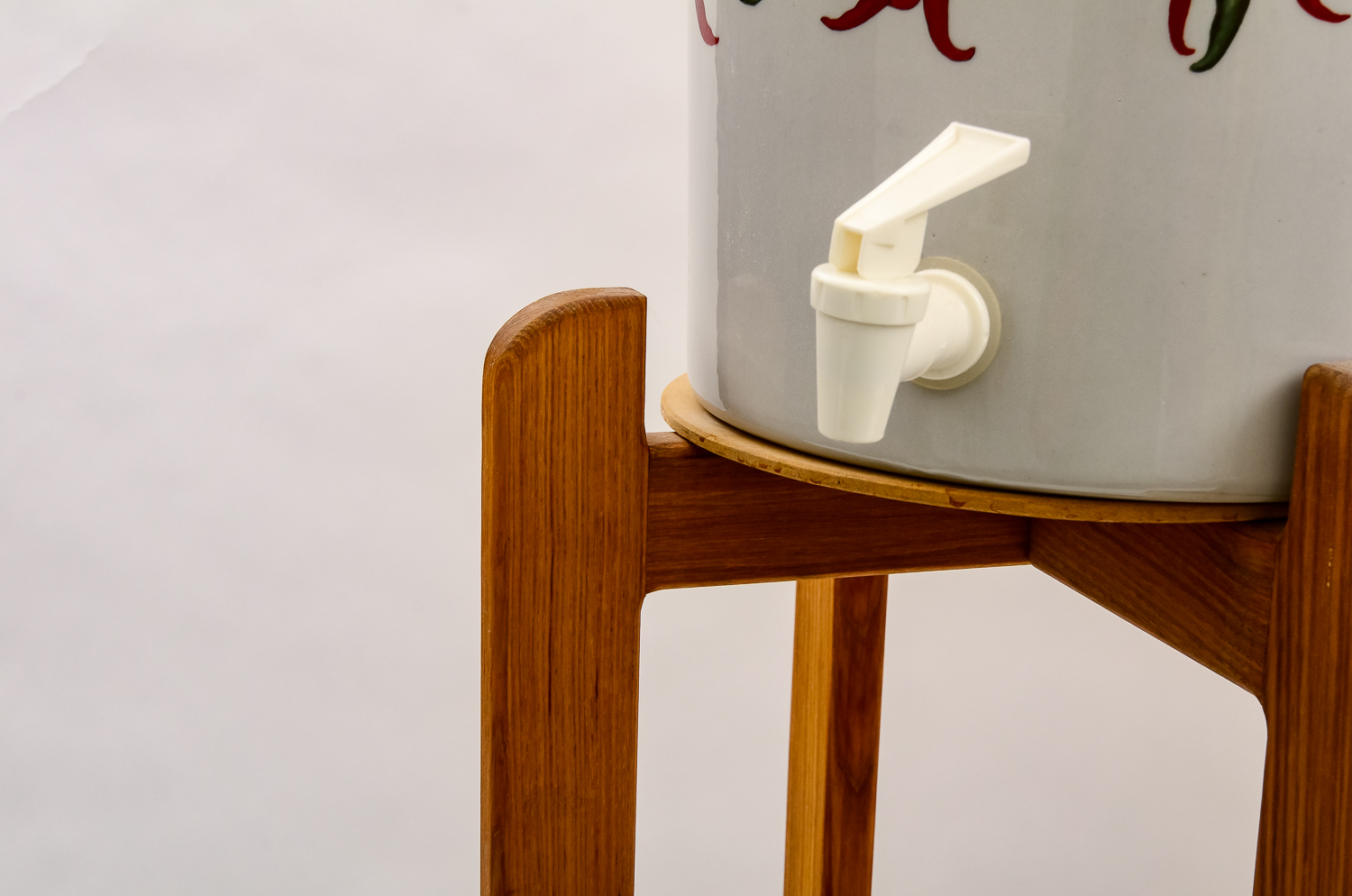 Ceramic Beverage Dispenser with Stand