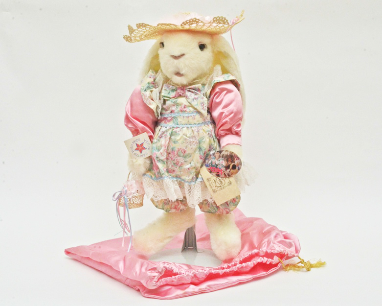 Vintage Tilly Collectible Rabbits - Honey Bunny (1991)