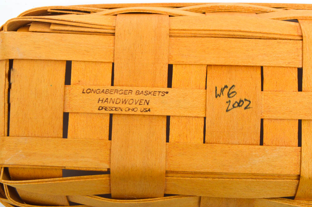 Longaberger Picnic Basket with Fabric Garter