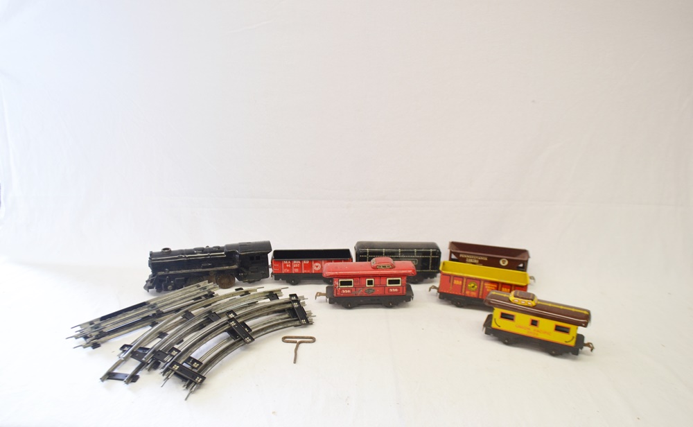 Marx Wind Up Tin Train Set With Key