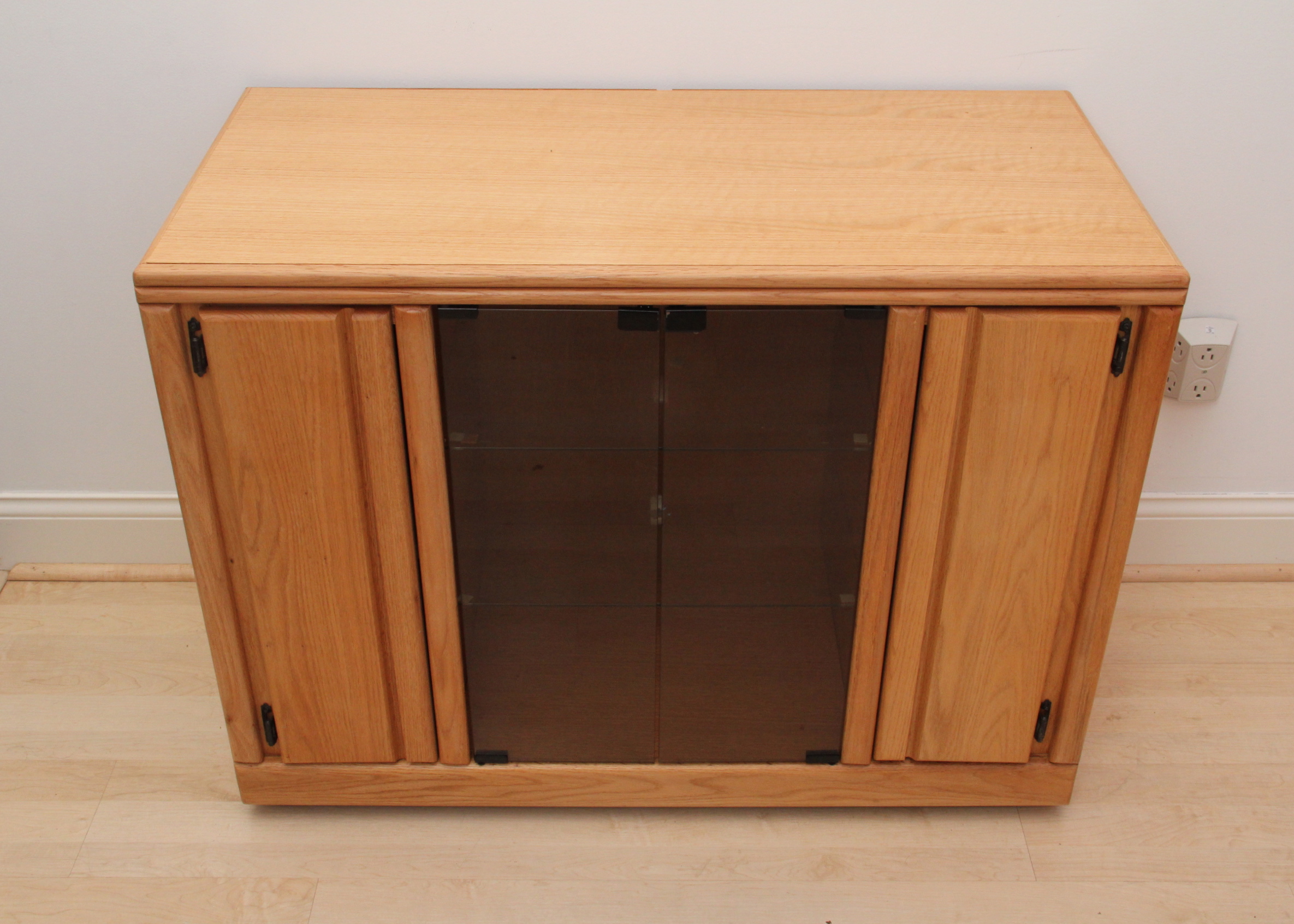 White Oak Laminate Entertainment Stand