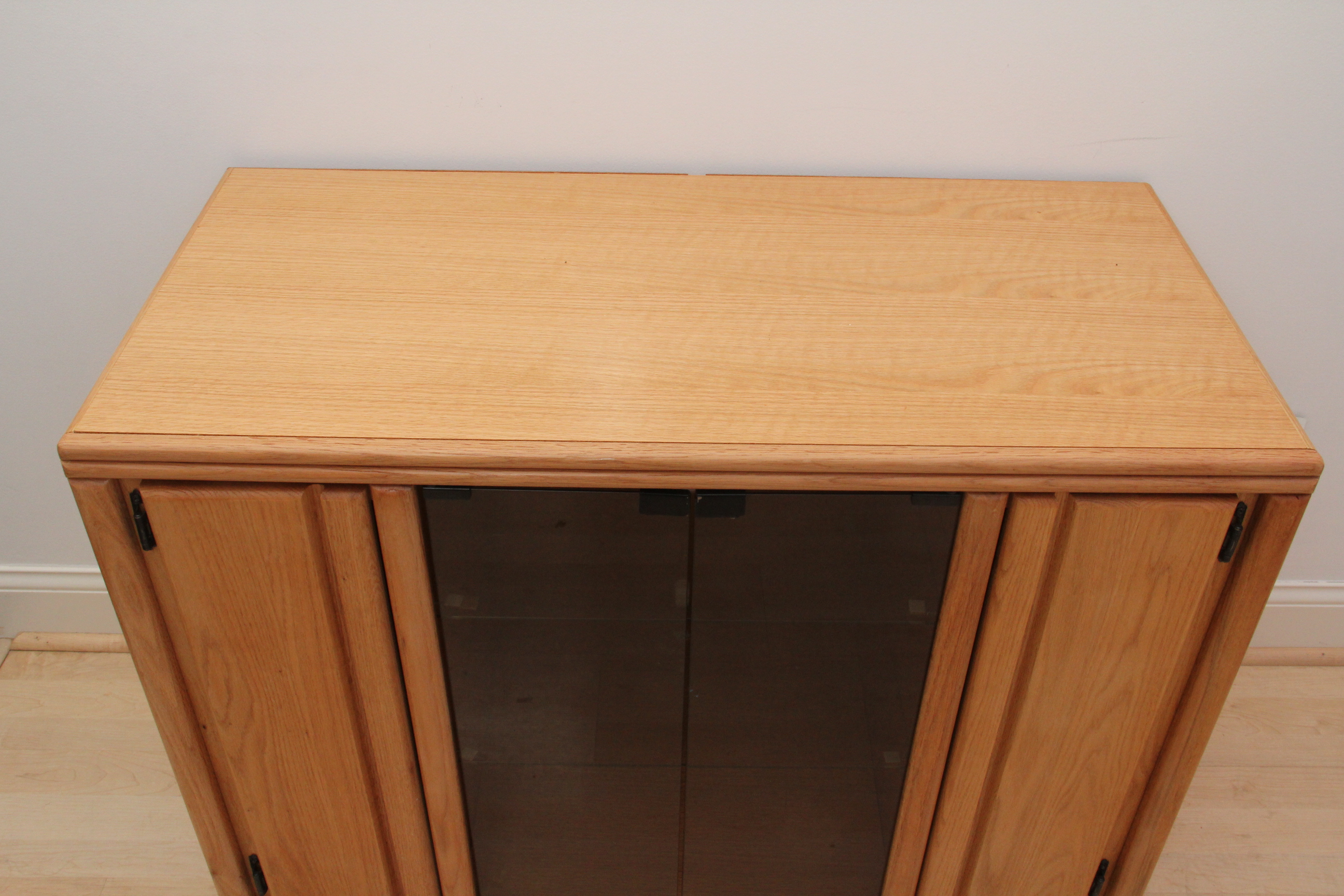 White Oak Laminate Entertainment Stand