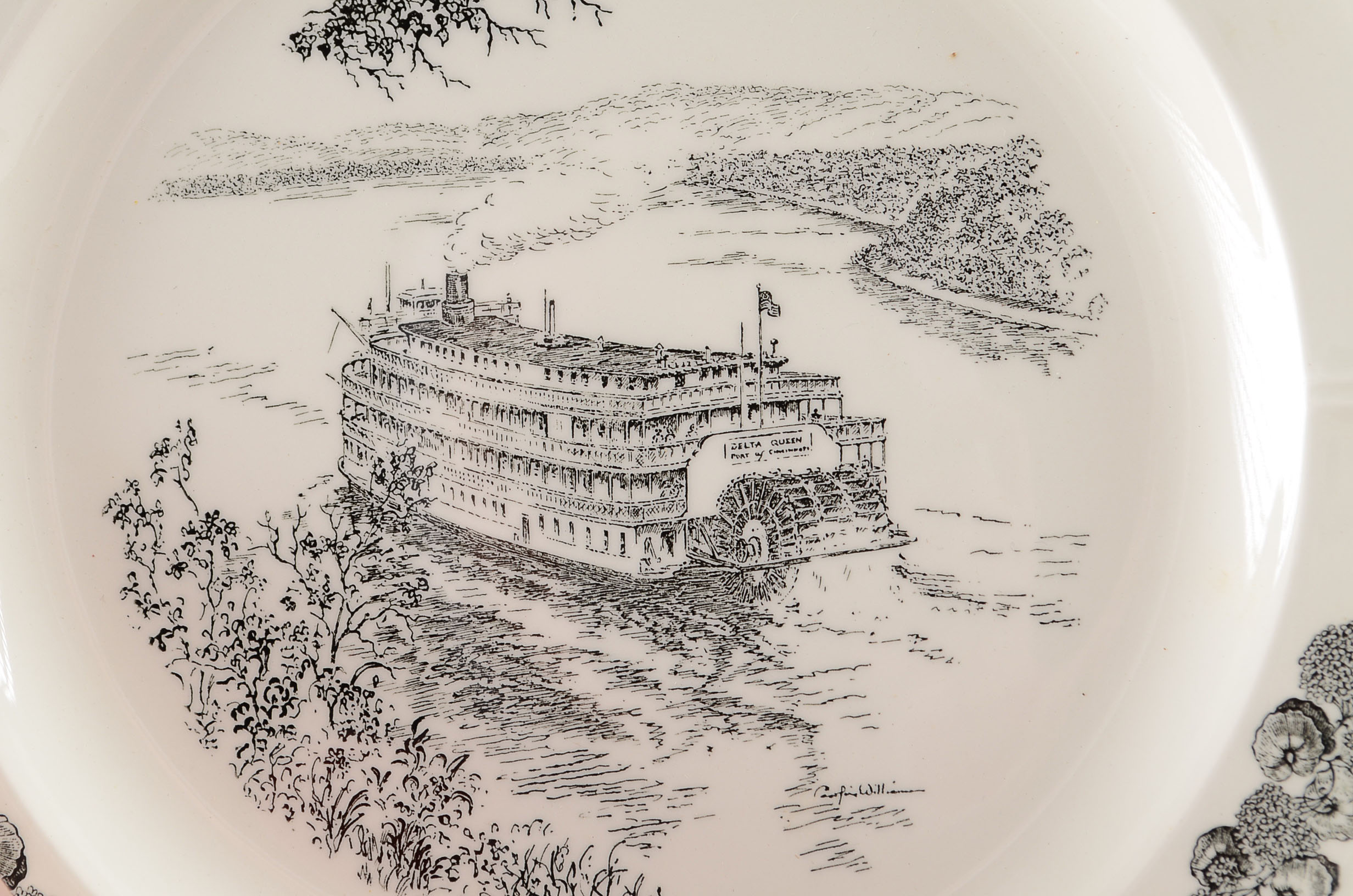 Assortment of Limited Edition Cincinnati Landmark Plates