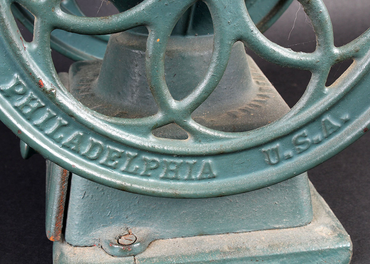 Cast Iron Grinder Lamp